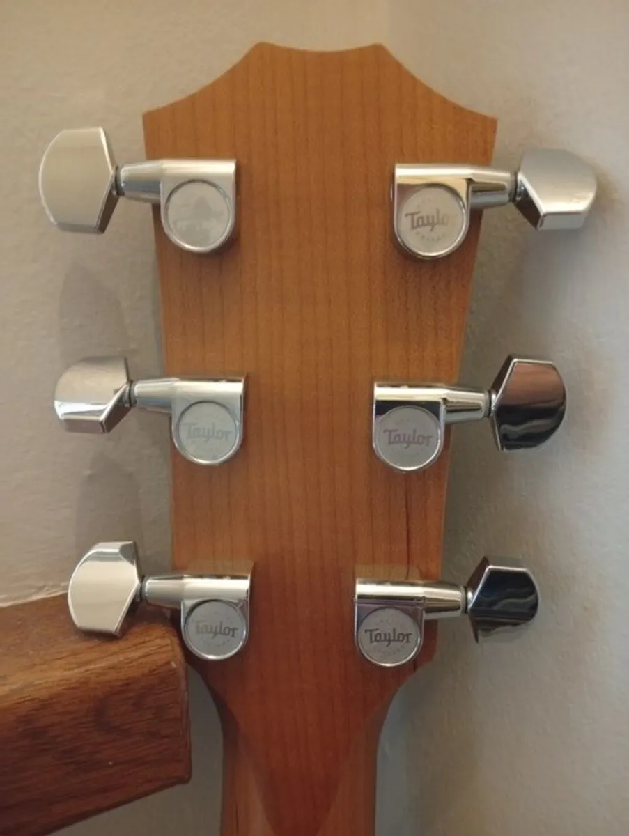 Taylor 114ce left handed - Image 3