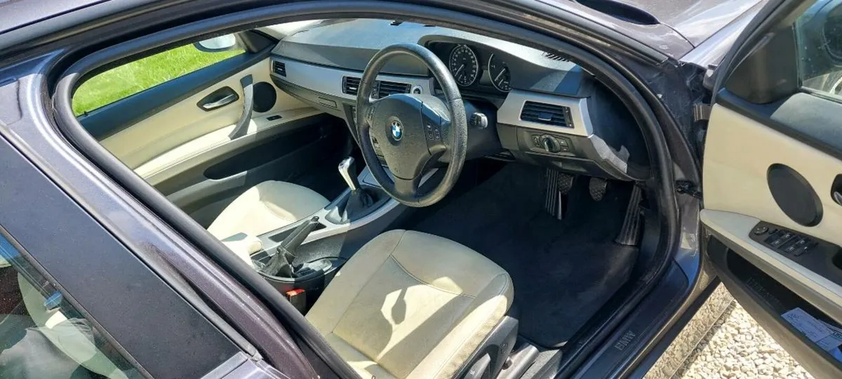 BMW E91 320d Estate - Image 2