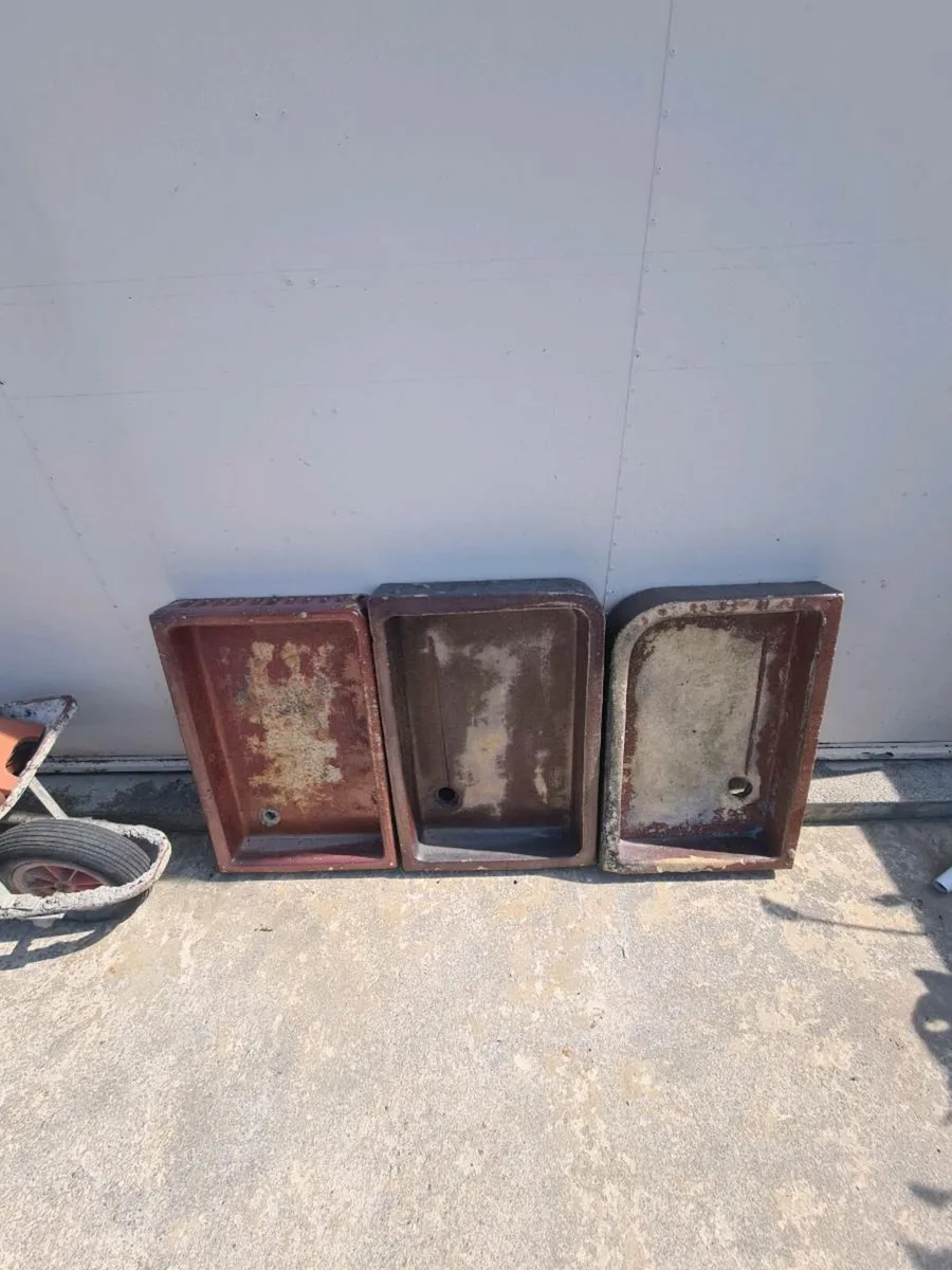 Vintage salt glazed sink/trough - Image 2