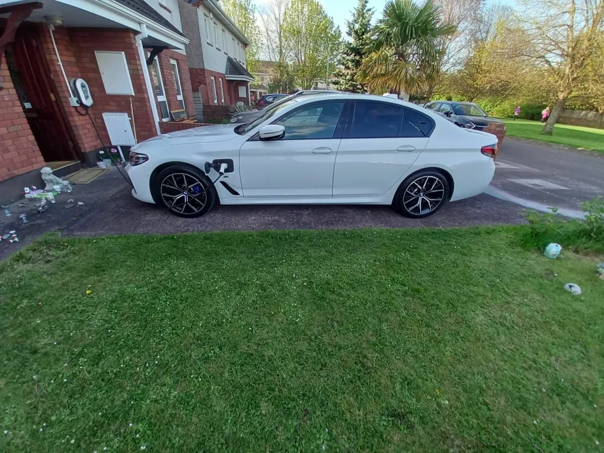 BMW 5-Series 2021 - Image 4