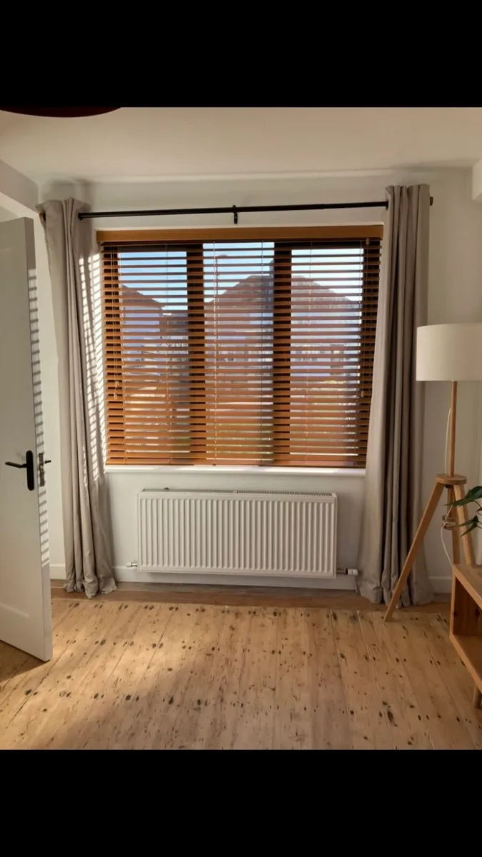 Venetian Blind - Image 1