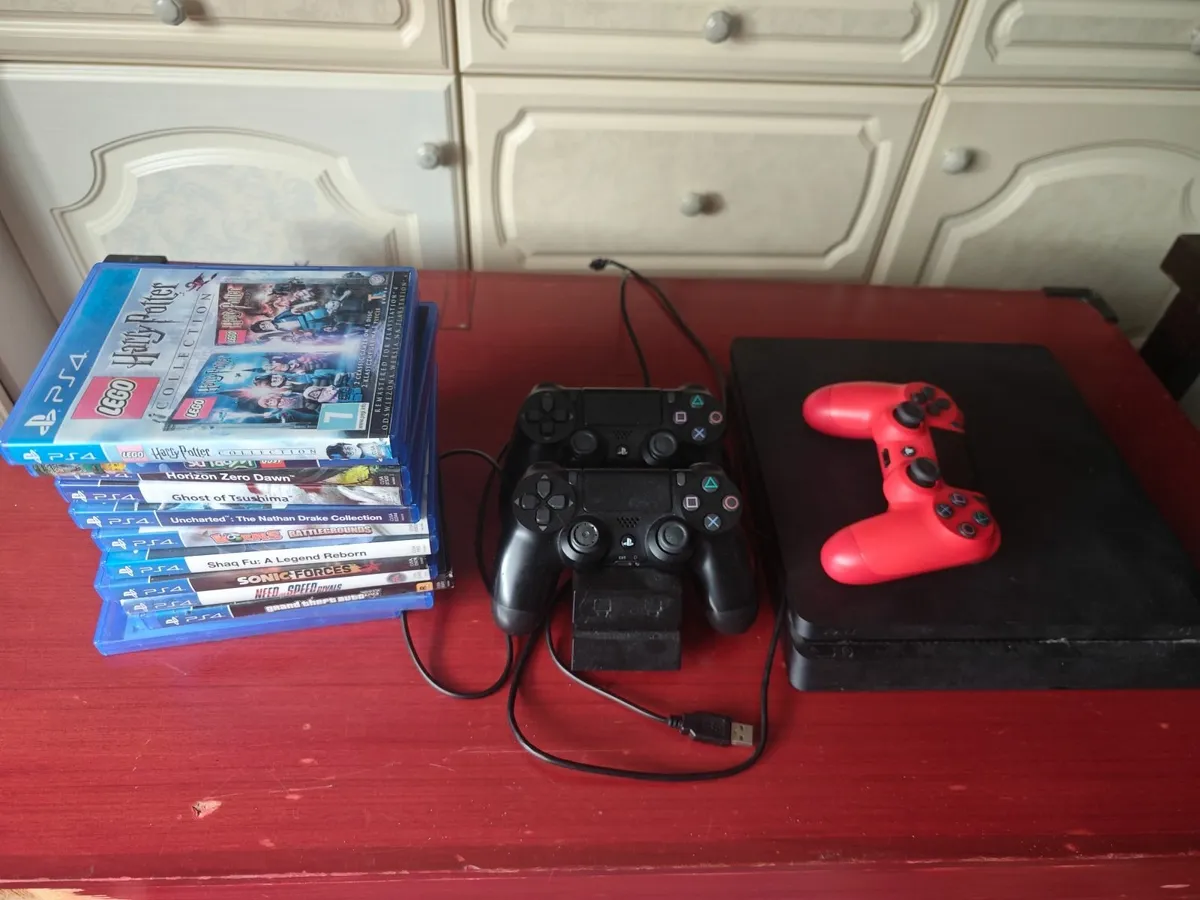 PS 4 - Image 1