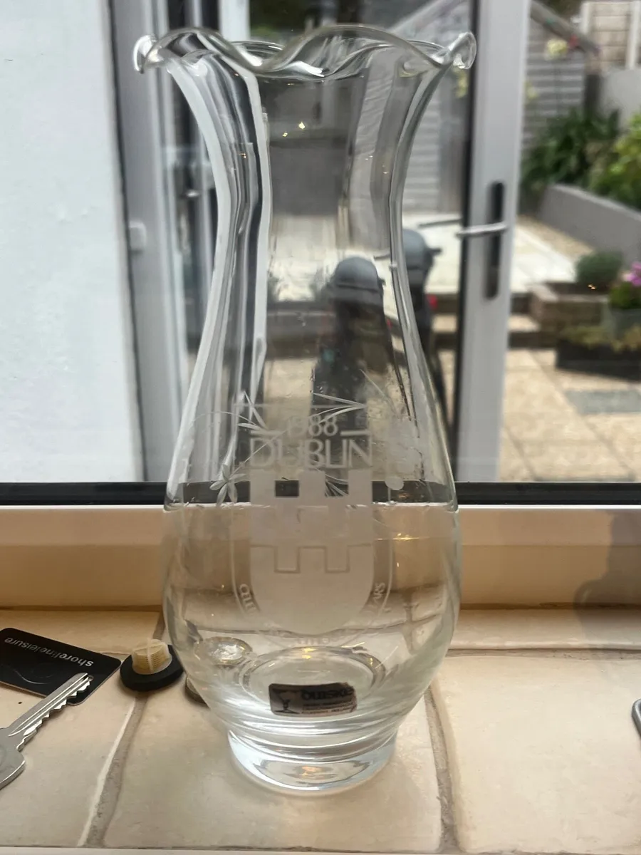 1988 Dublin Millennium Vase - Image 2