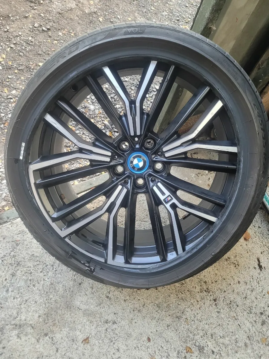 20" BMW ALLOY AND TYRE G30 - Image 1