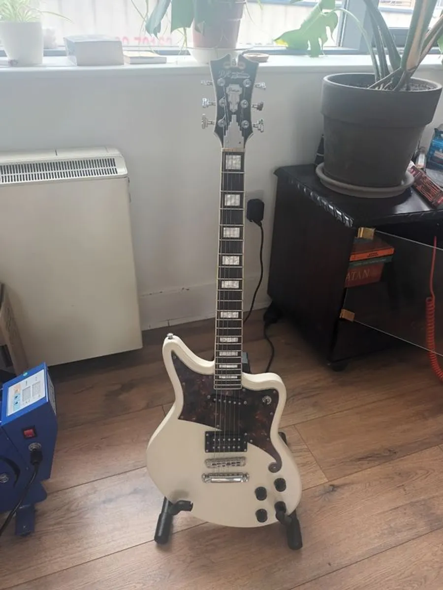 electric guitar - D'angelico Premier Bedford - Image 1