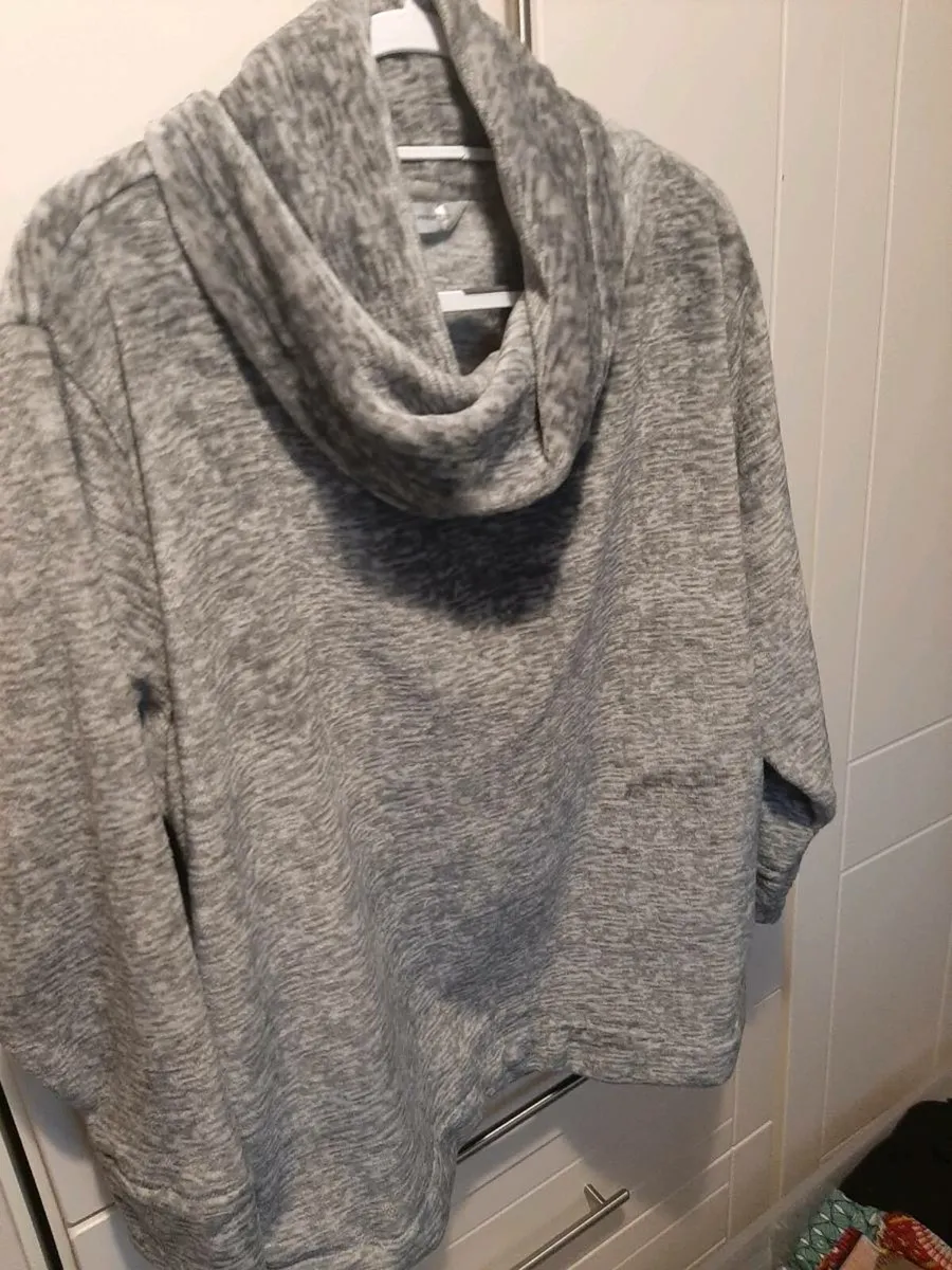 Top - Image 3