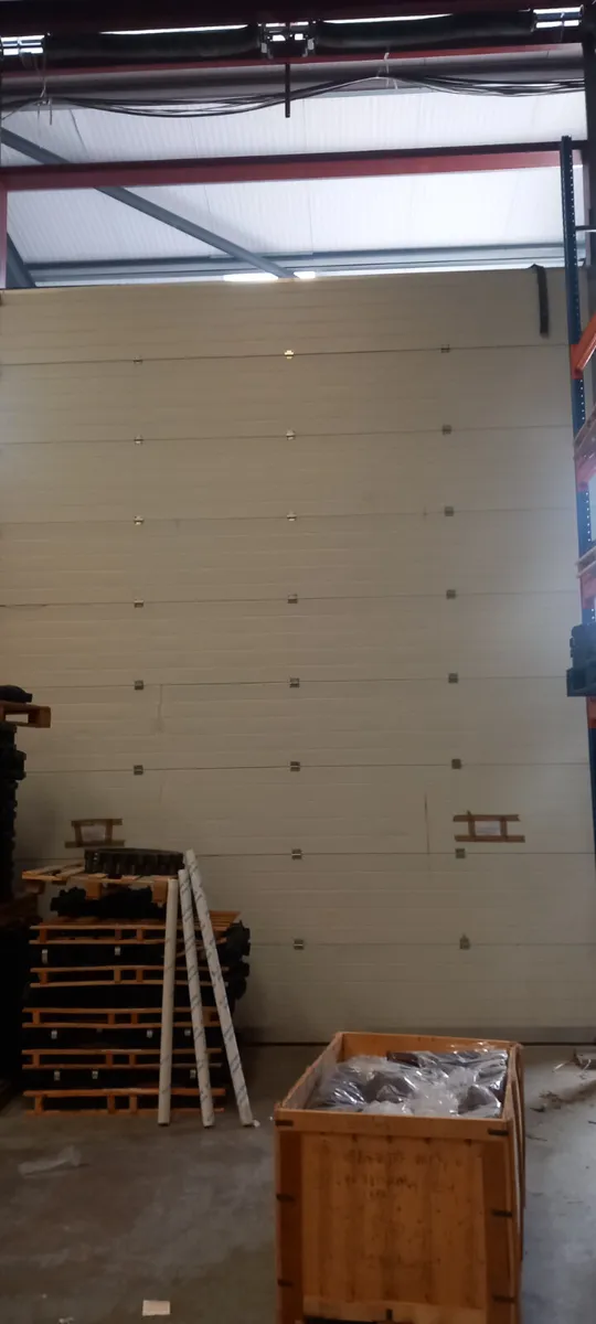 Hanger door Commercial - Image 2