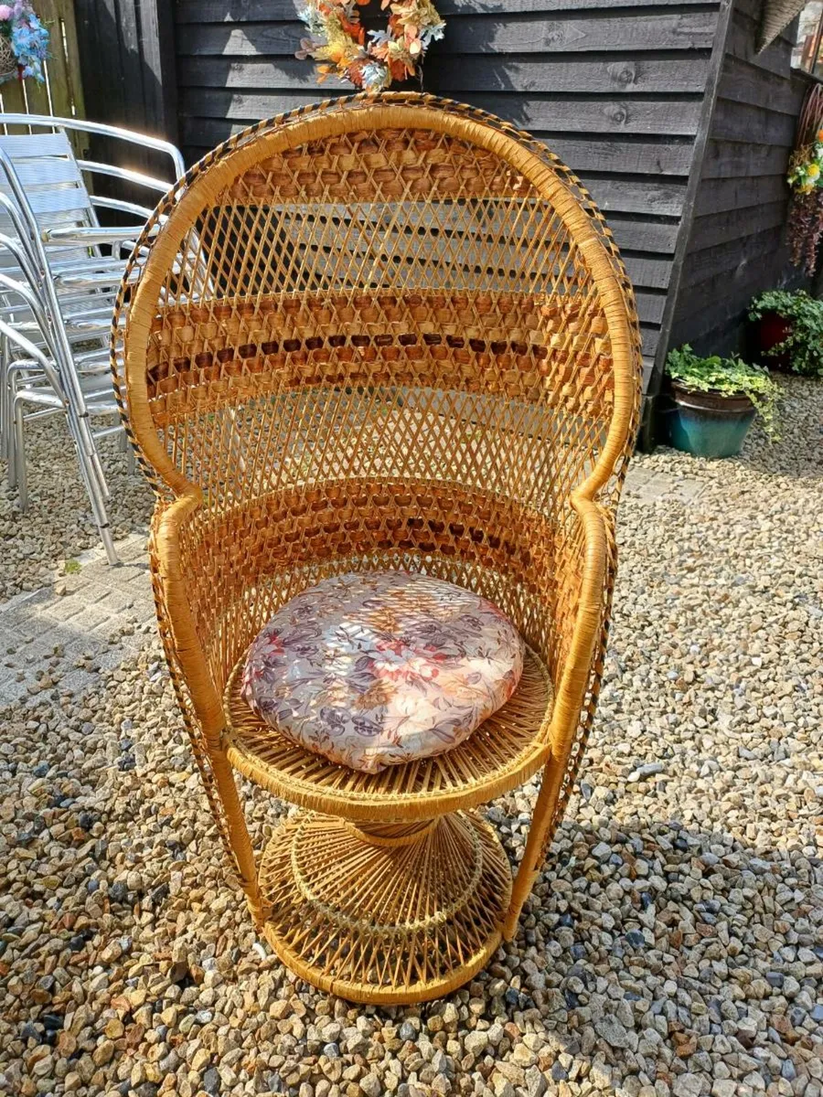 Vintage Wicker Peacock Throne Chair - Image 1