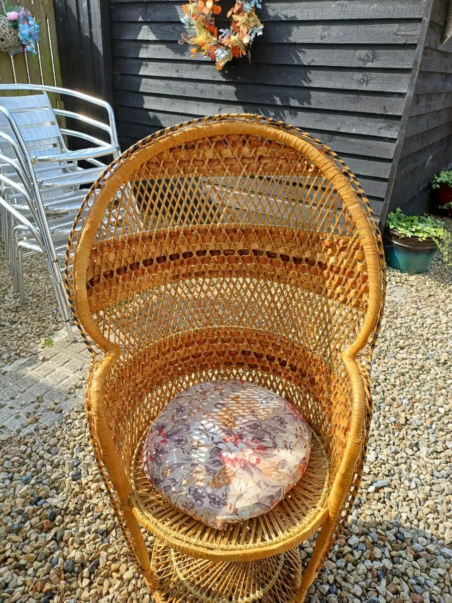 Vintage Wicker Peacock Throne Chair - Image 2