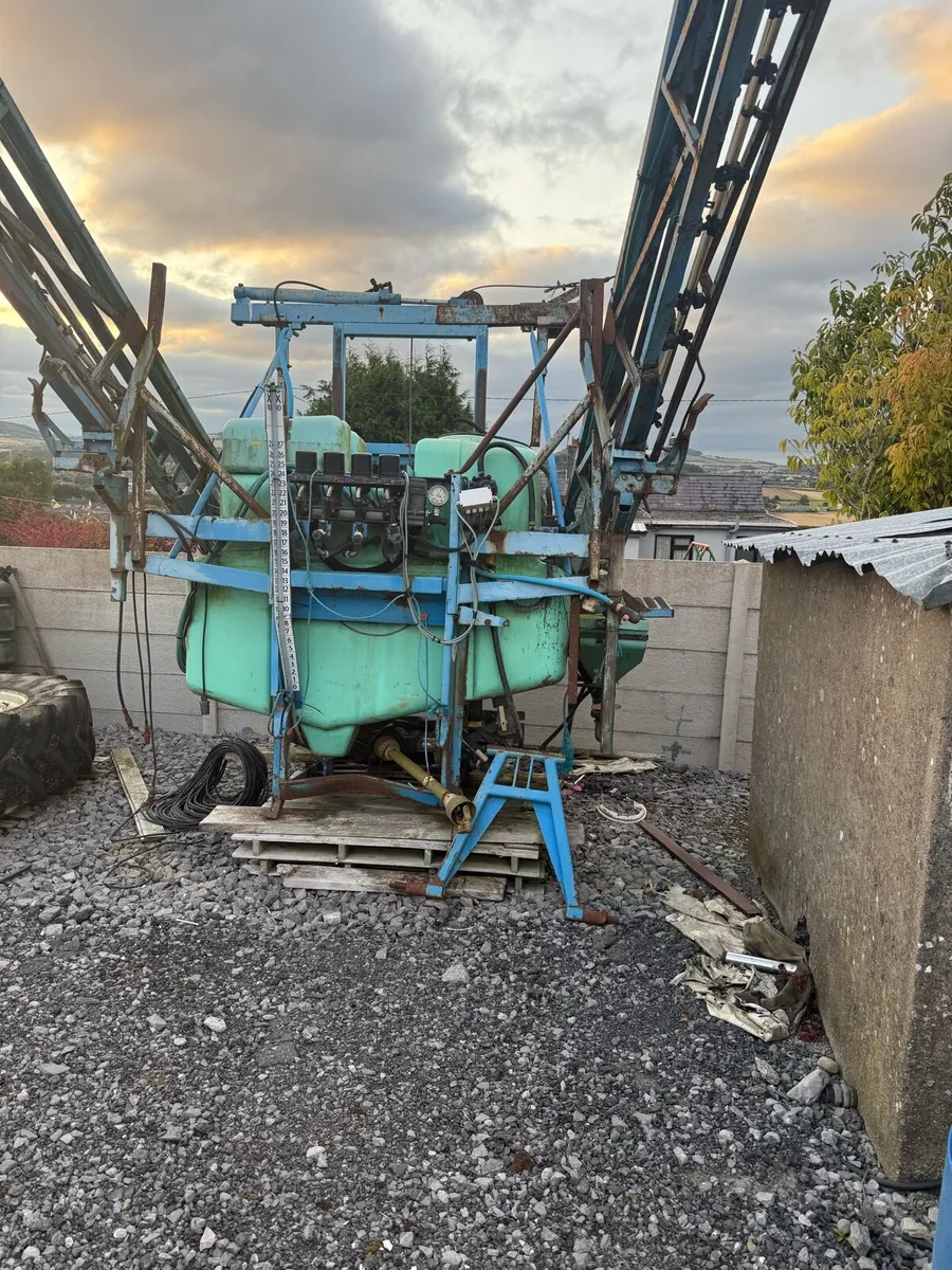 Berthoud 21 metre sprayer - Image 1