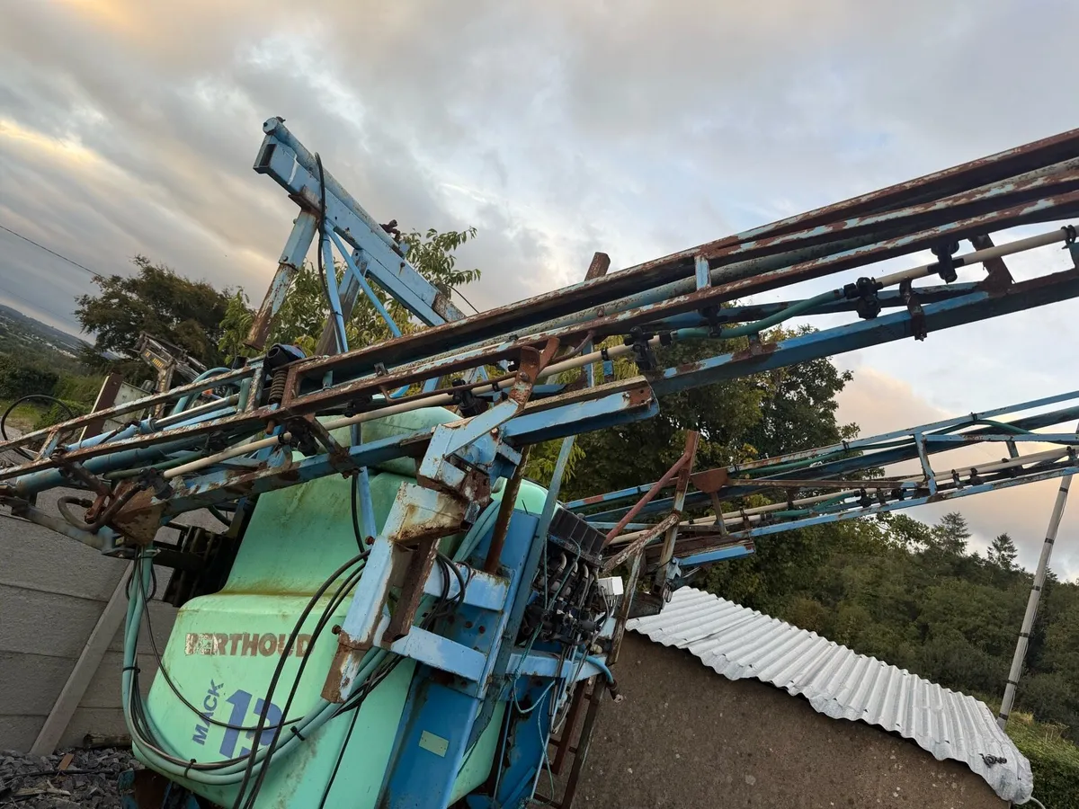 Berthoud 21 metre sprayer - Image 3