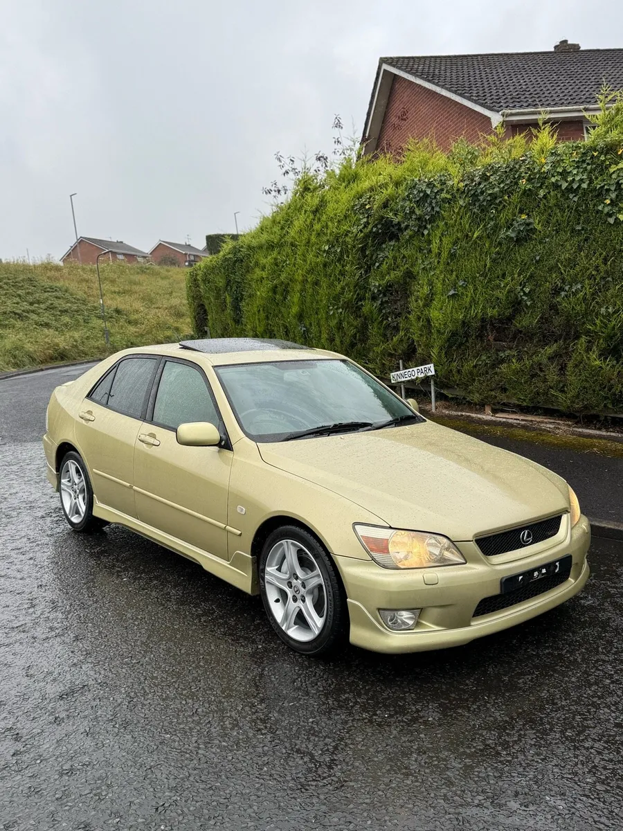 2002 Lexus is200 sport - Image 1
