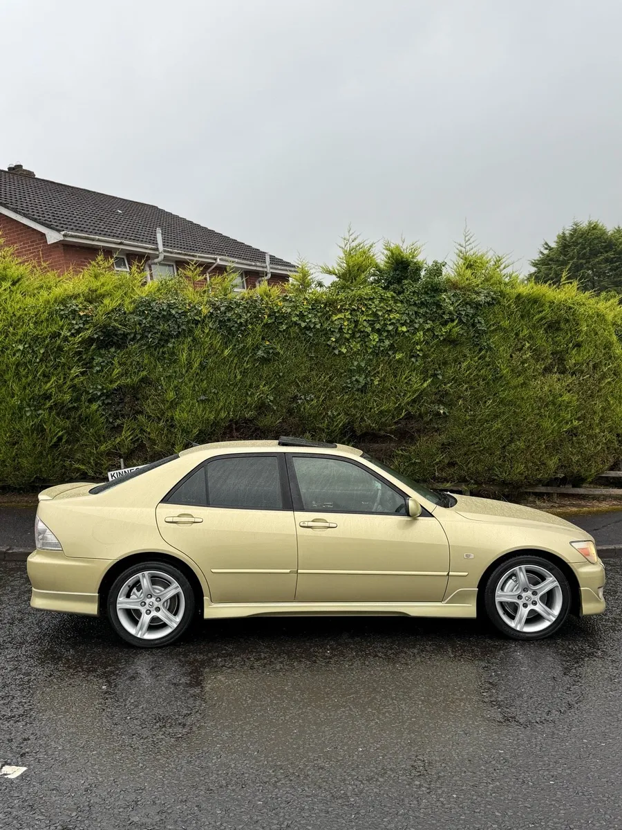 2002 Lexus is200 sport - Image 3