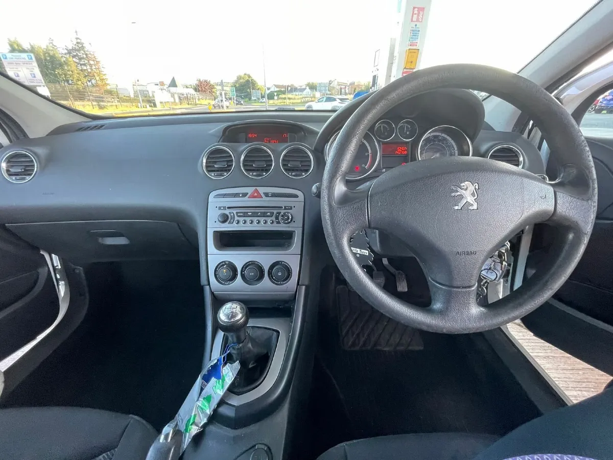 Peugeot 308 2011 - Image 4