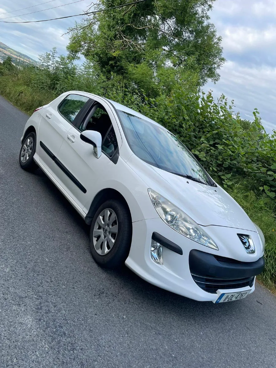 Peugeot 308 2011 - Image 1