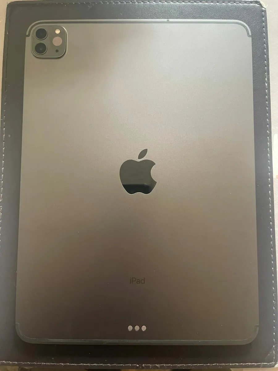 iPad Pro 11" - 2nd Gen - 128GB - Cellular & Wifi - Image 3