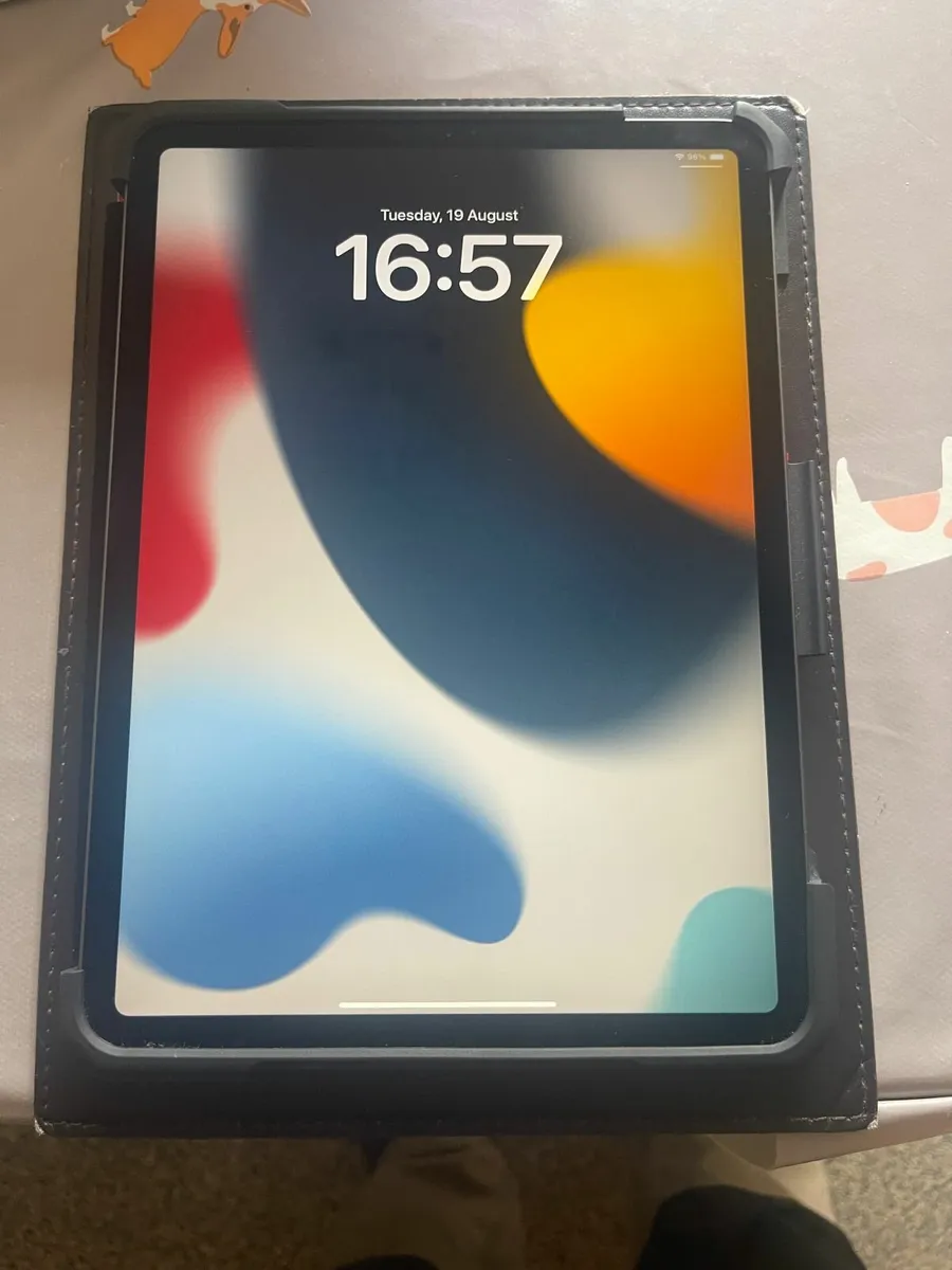 iPad Pro 11" - 2nd Gen - 128GB - Cellular & Wifi - Image 1