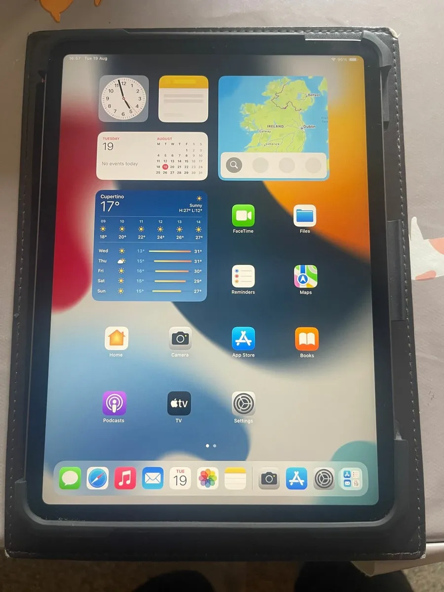 iPad Pro 11" - 2nd Gen - 128GB - Cellular & Wifi - Image 2