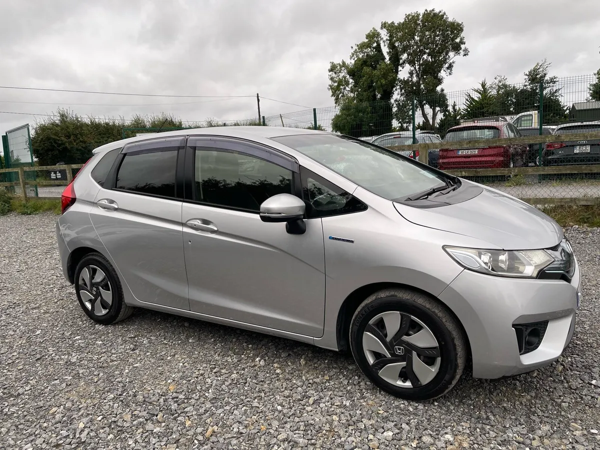 Honda Fit 2014 1.5 Hybrid in Top specs - Image 4
