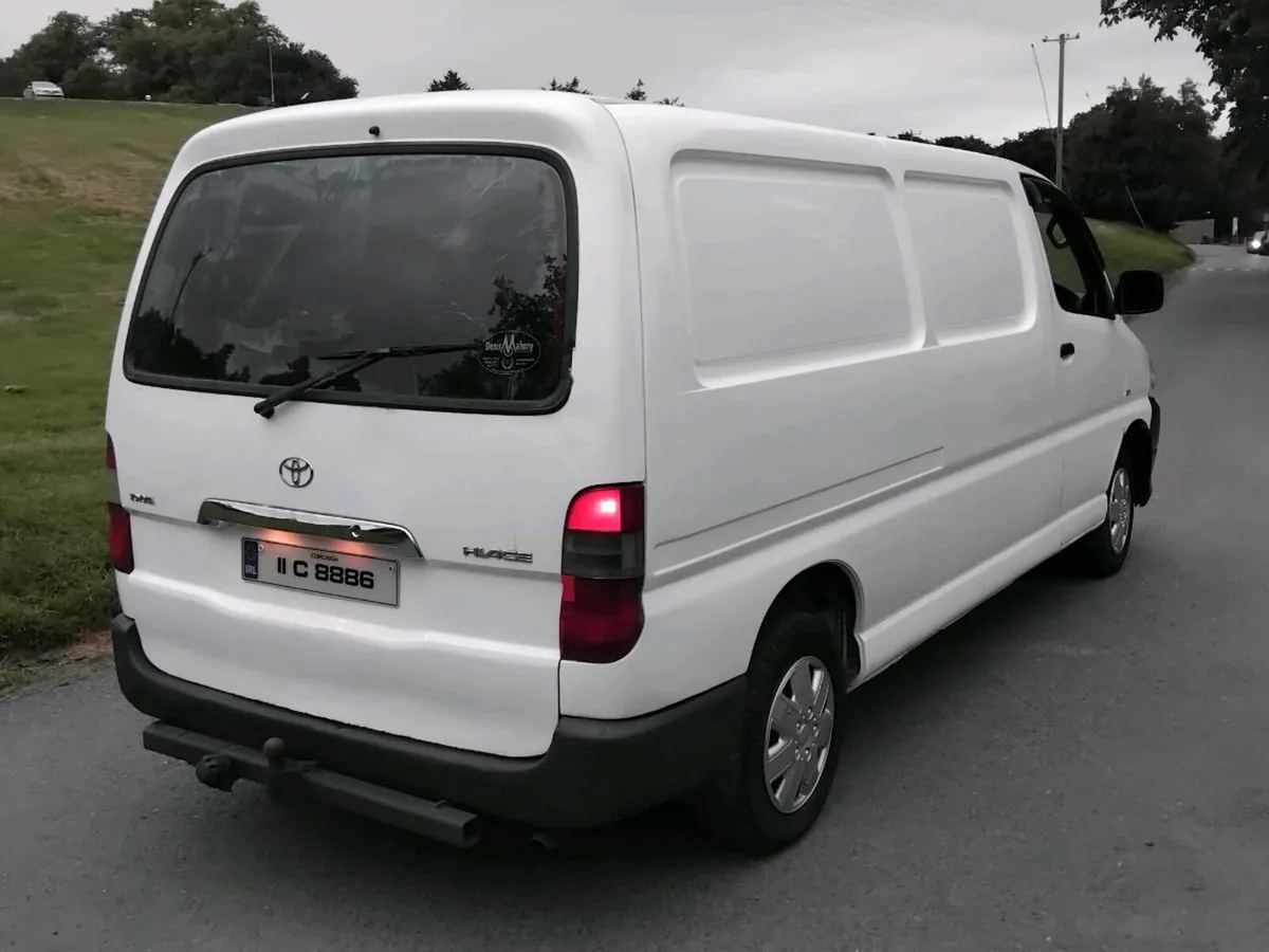 Low miles 2011 hiace test 07/26 tax 10/25 - Image 3