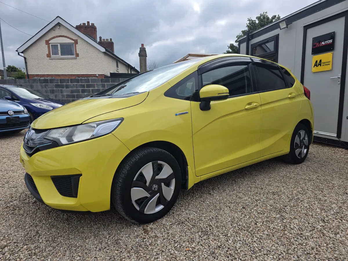 Honda Fit Hybrid - Image 2