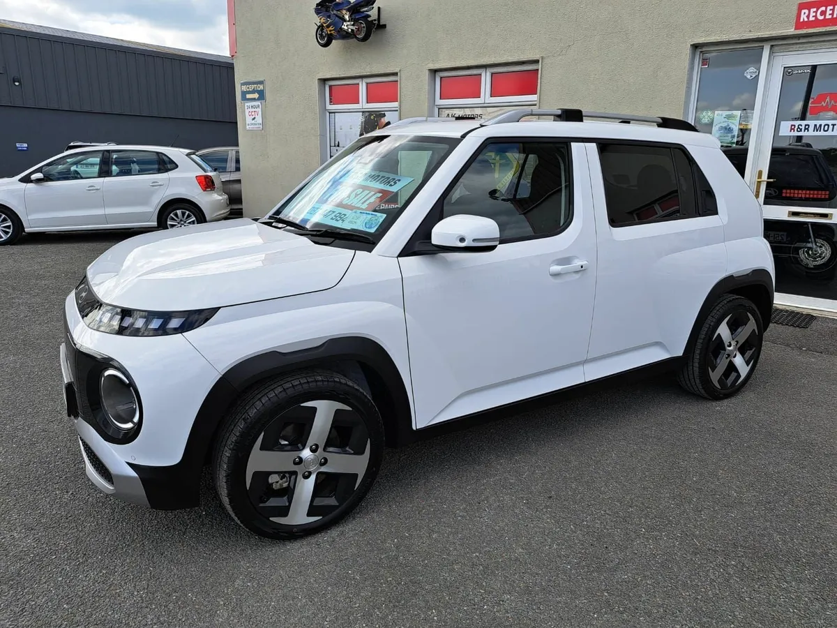Hyundai Inster 2025 Elegance 49 kwh Olny 2235 Km ! - Image 1
