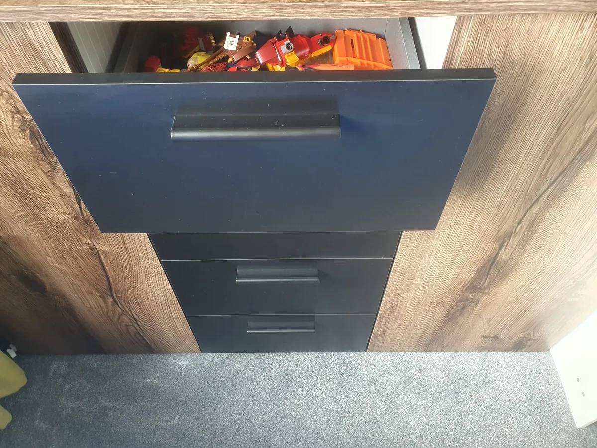 Dresser - Image 3
