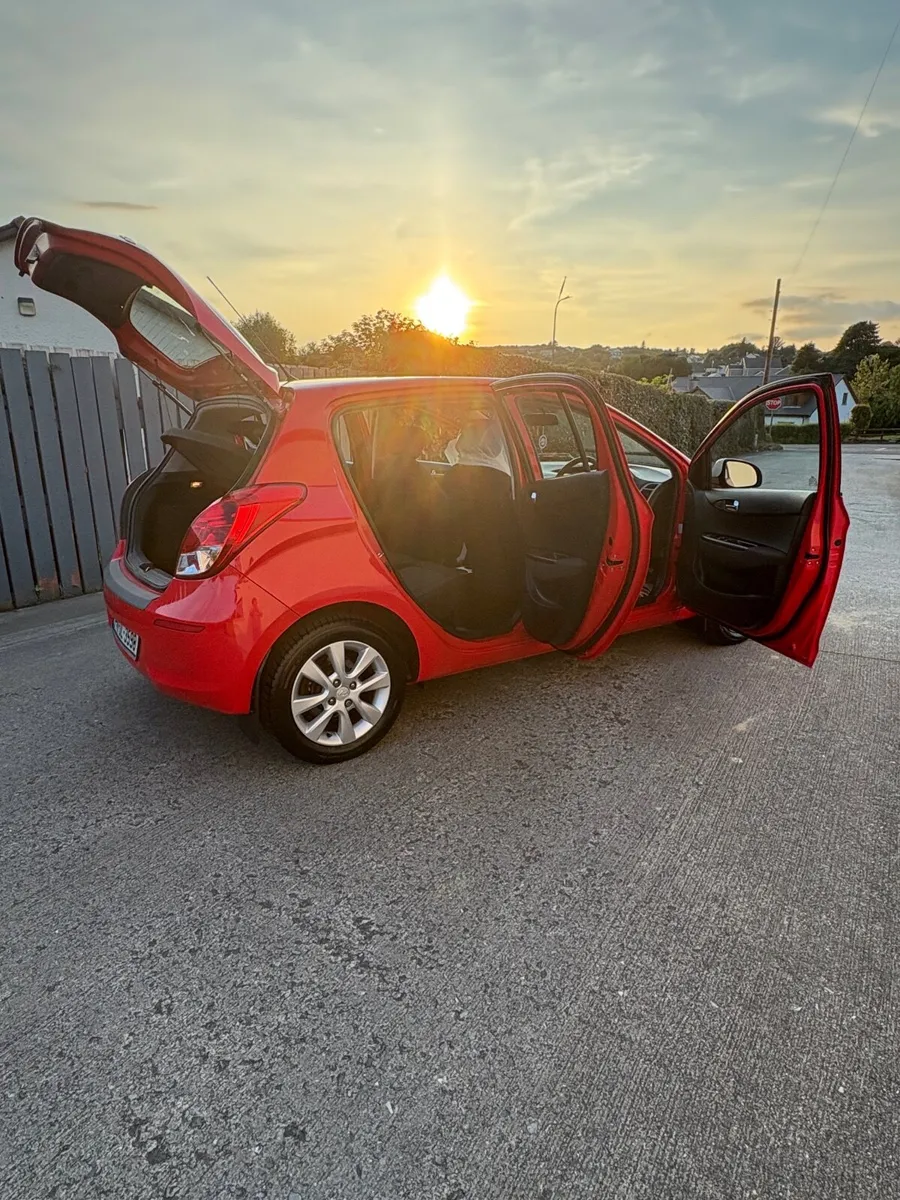 Hyundai i20 2014 - Image 2