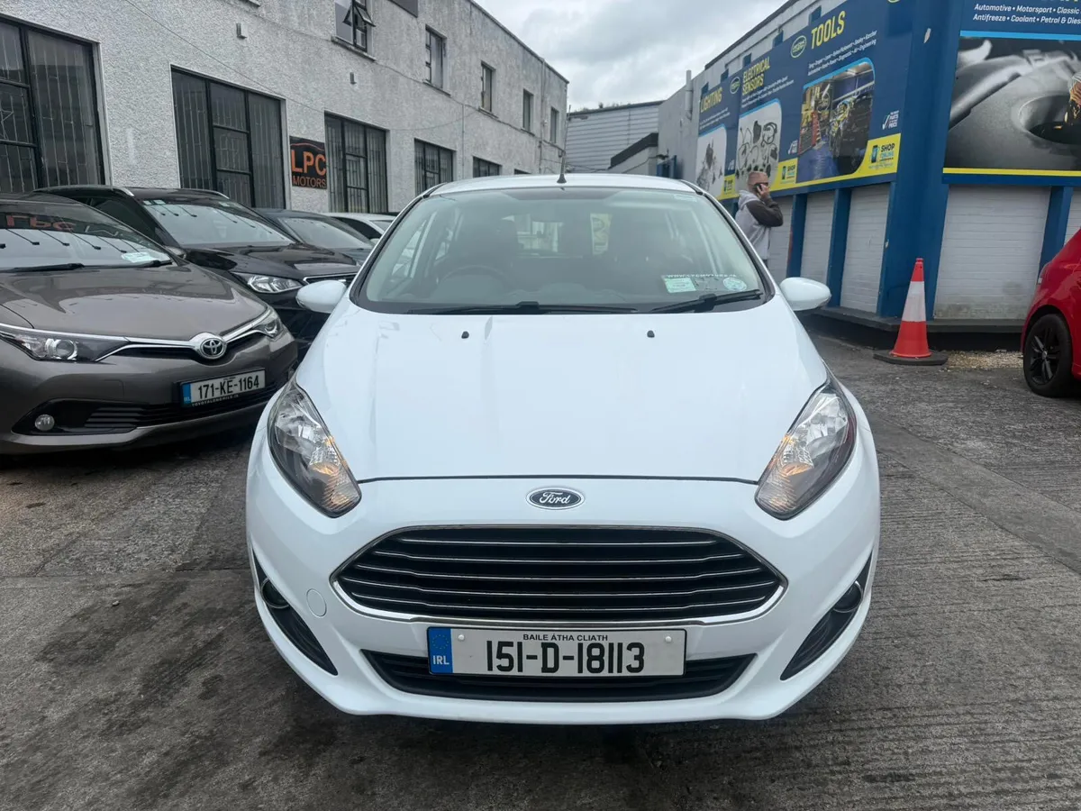 Ford Fiesta 2015 - Image 2