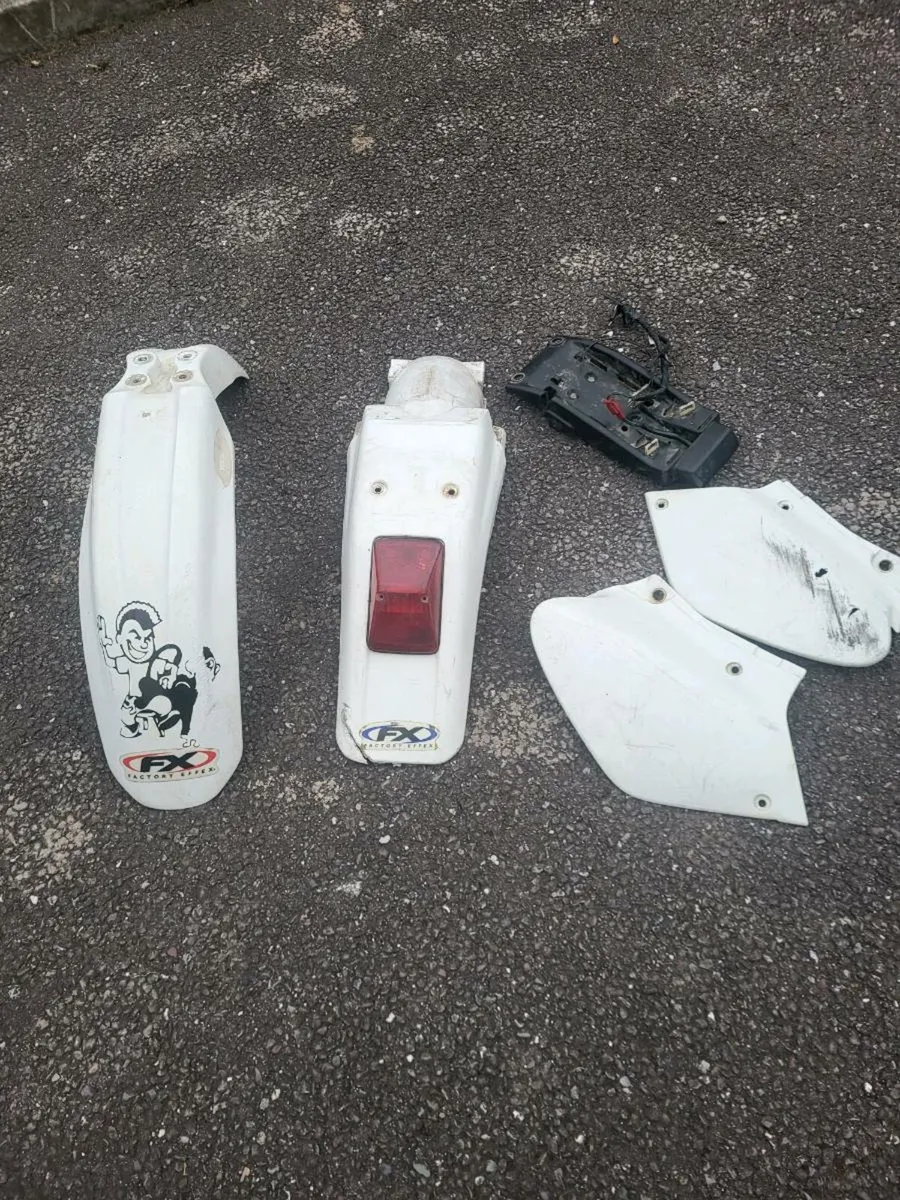 Bodywork for xr250 xlr250 2000 - Image 1