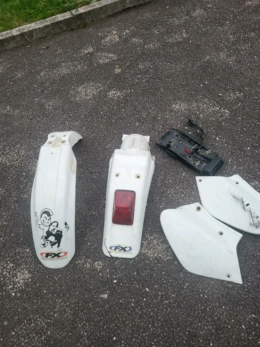 Bodywork for xr250 xlr250 2000 - Image 2