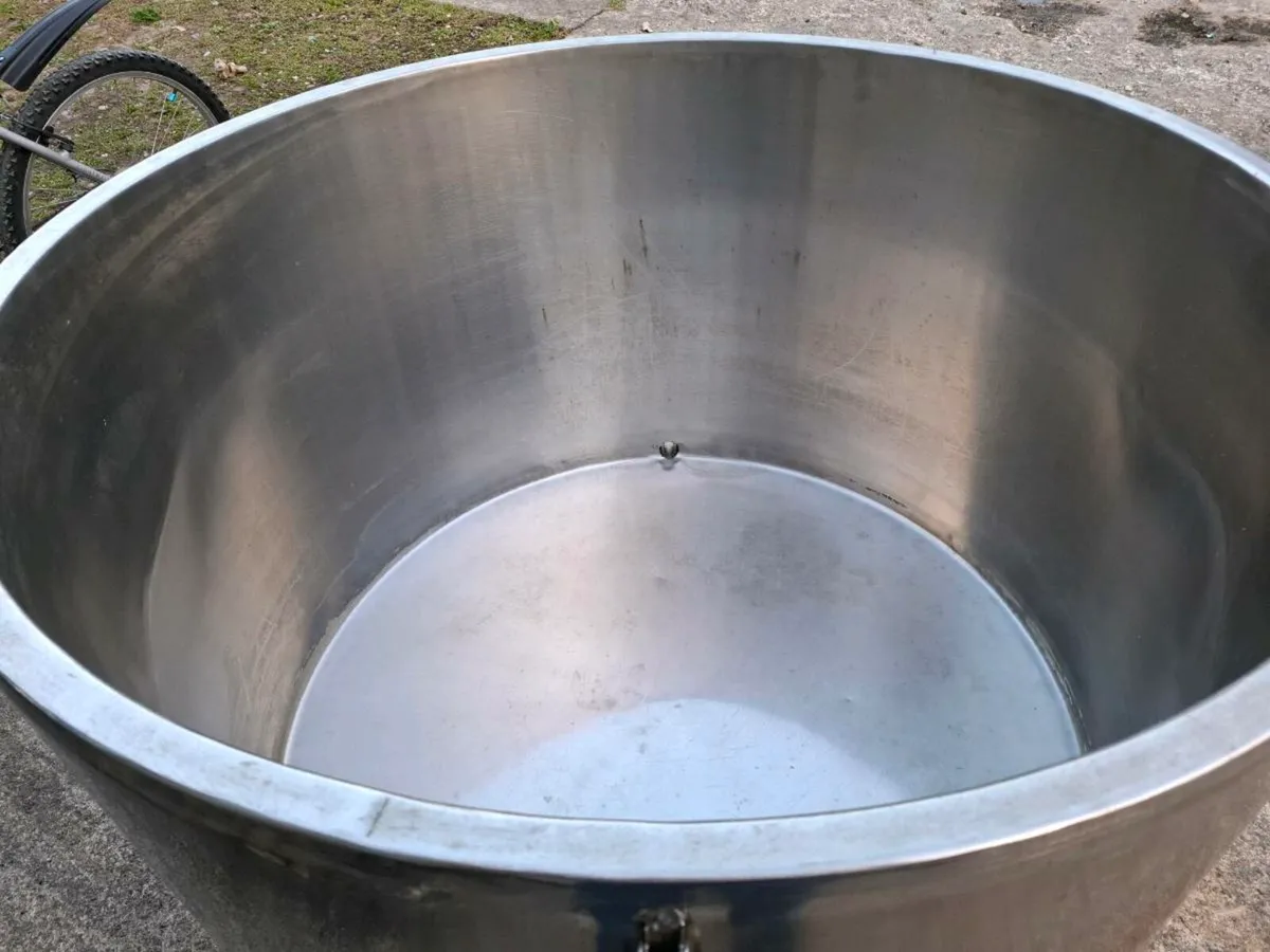 Stainless steel tank - Image 1