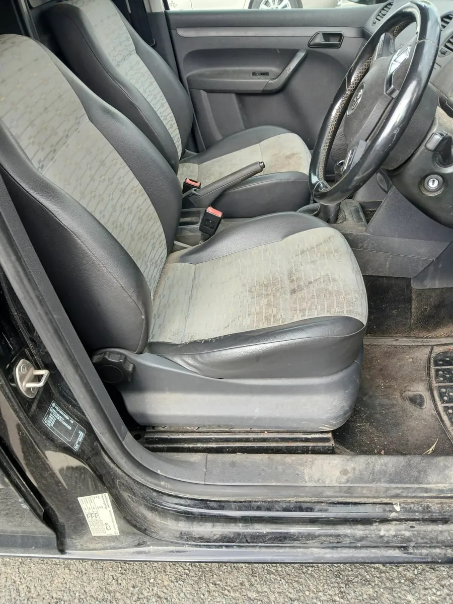 Volkswagen Caddy 2011 - Image 4