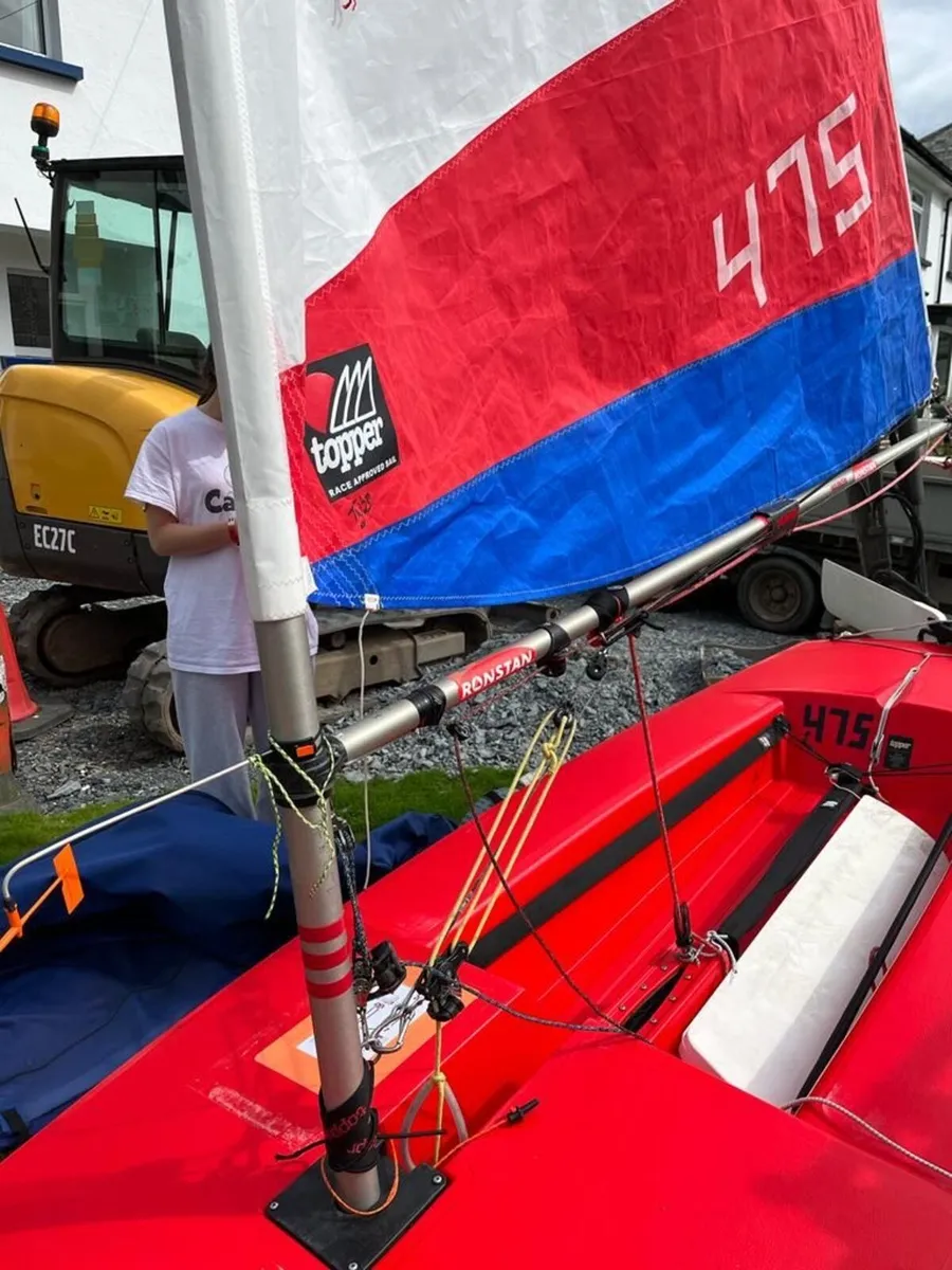 Topper sailing dinghy - Image 2