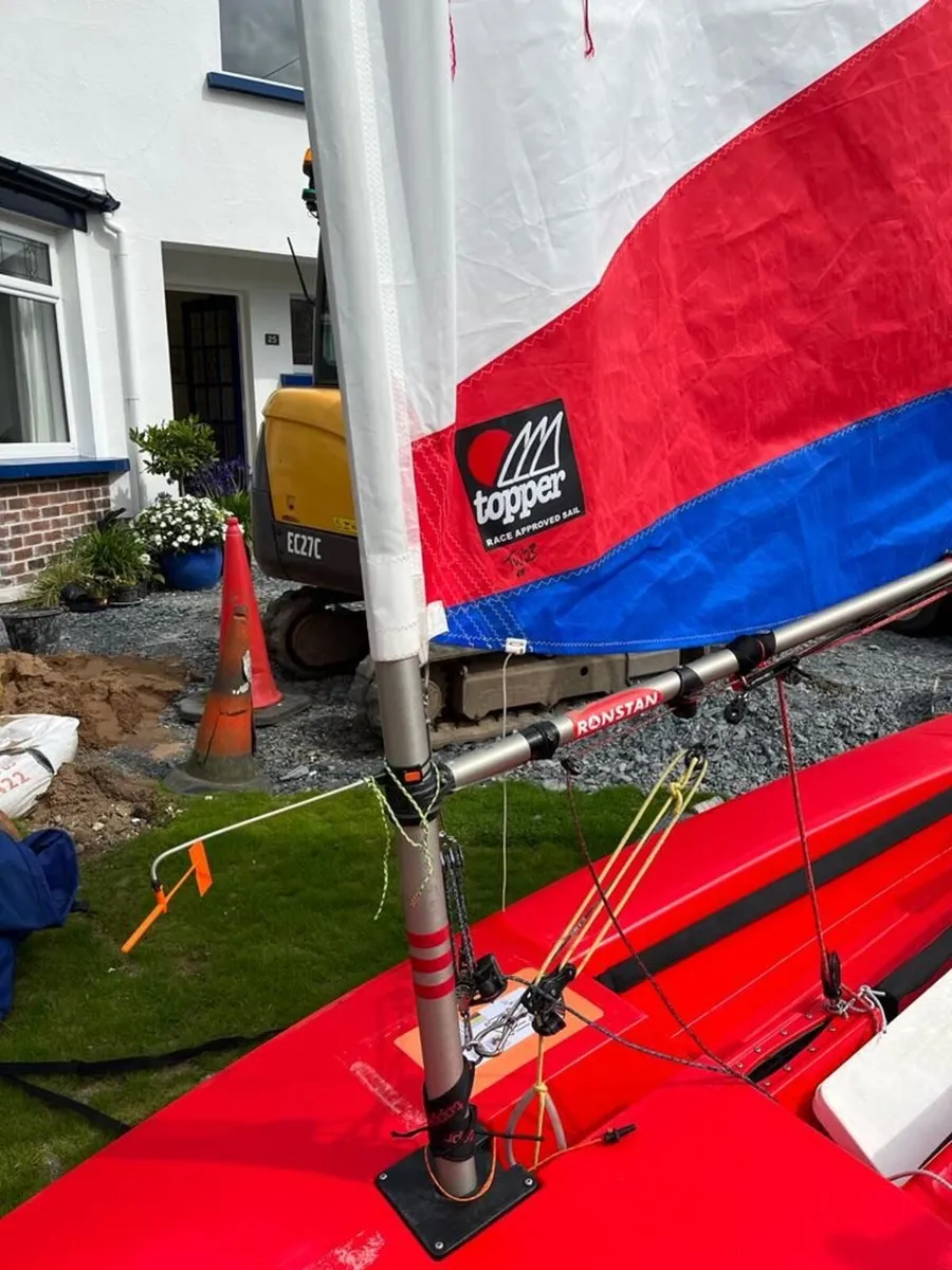 Topper sailing dinghy - Image 4