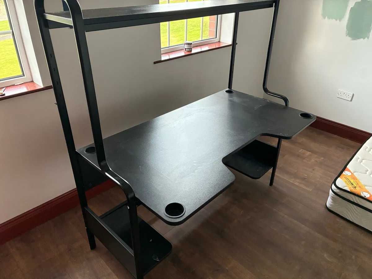 Desk - Image 2