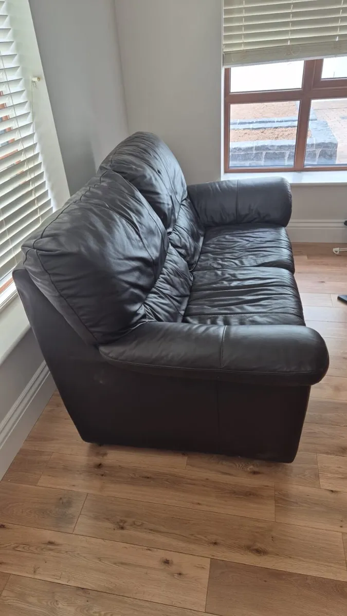 2 seater leather couch - Image 2