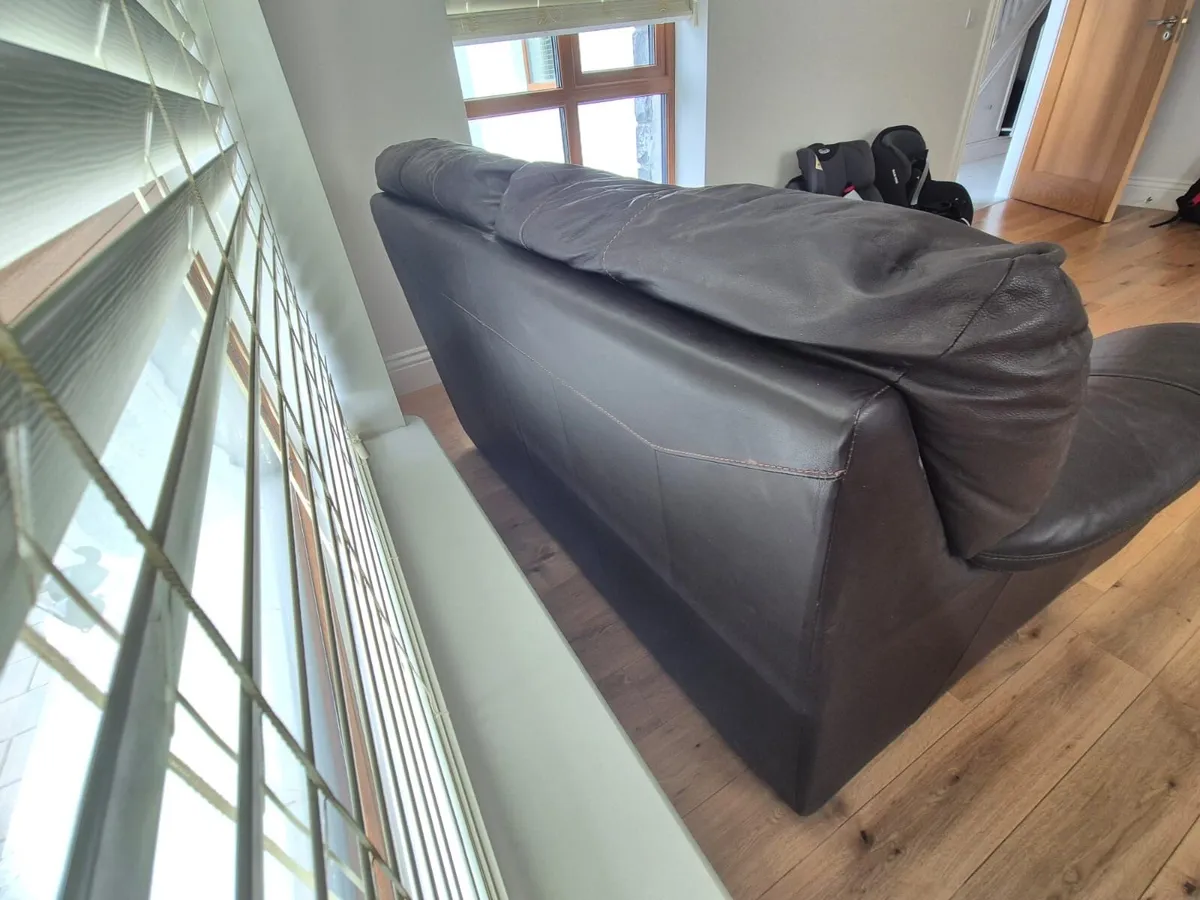 2 seater leather couch - Image 3