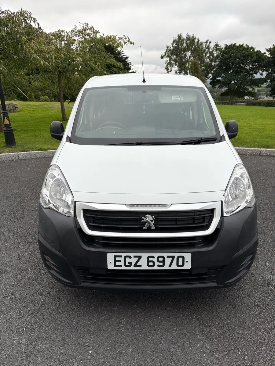 2017 Peugeot Partner 1.6HDI Blue Crew Van - Image 2