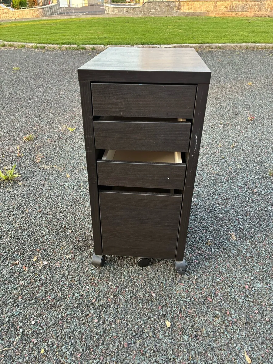 Chest of drawers - Image 1