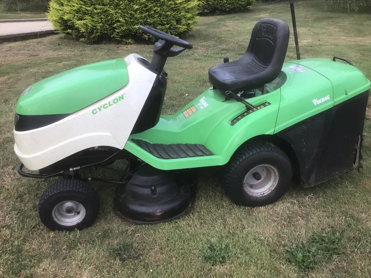 Ride on mower - Image 1