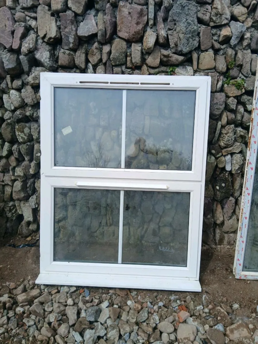 5ft x 3ft pvc window FERMOY - Image 1