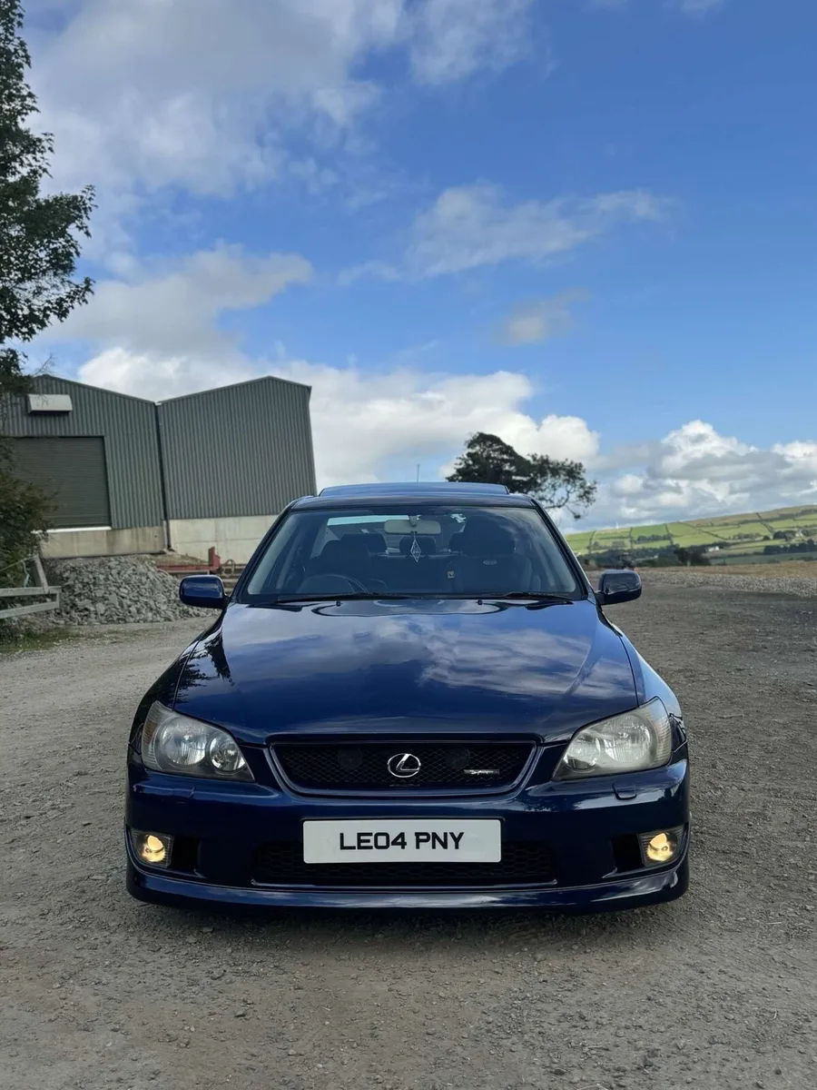 2004 Lexus is200 - Image 2