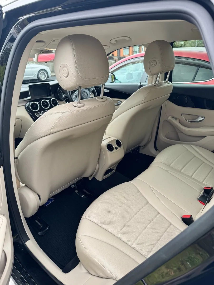 181 Mercedes-Benz GLC 220d - Image 4