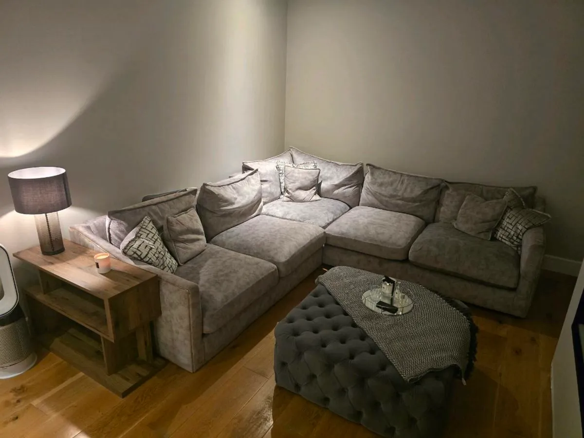 Couch and living room furniture - Image 1