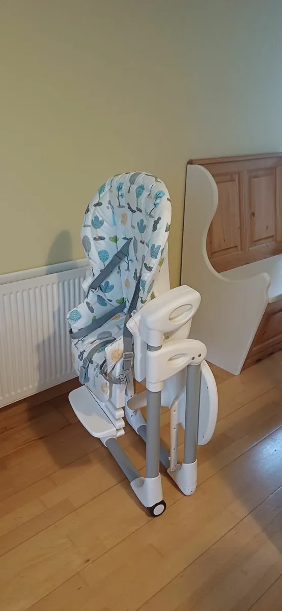 Joie 2 in 1 highchair infant to toddler - Image 2