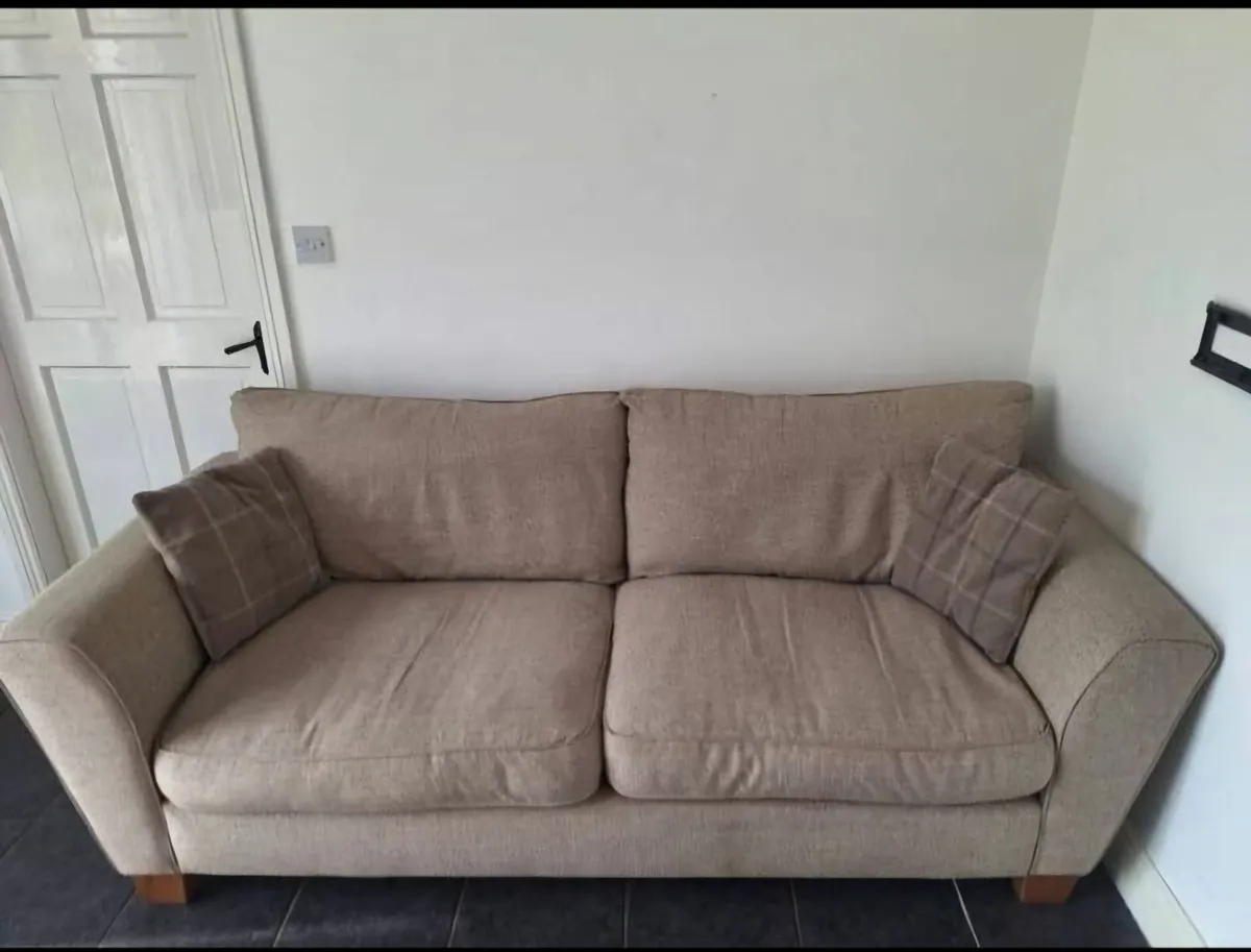 Couch - Image 3