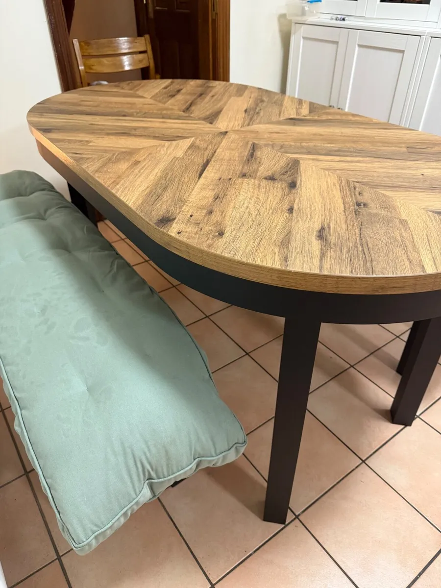 Dining room table - Image 3