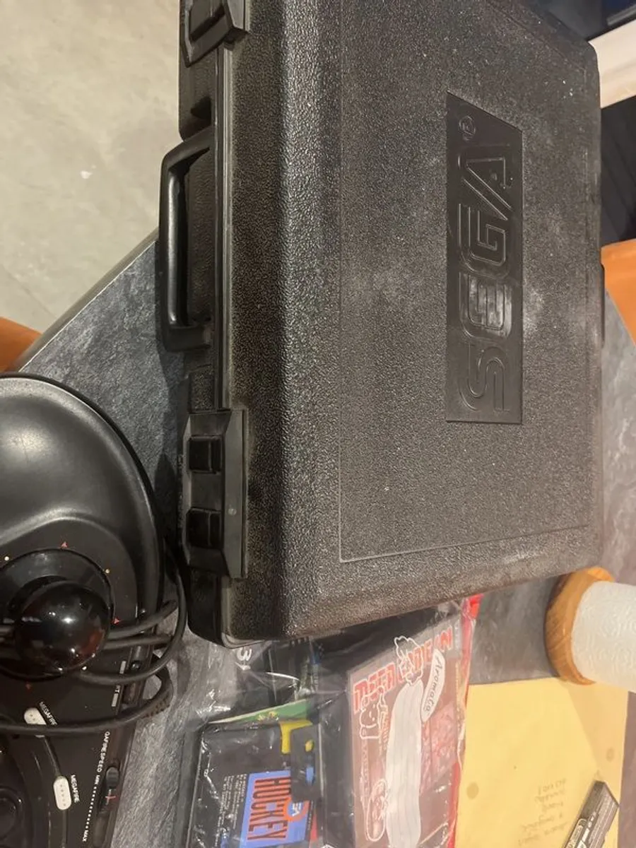 Sega Mega Drive in Cool case with games - Image 2