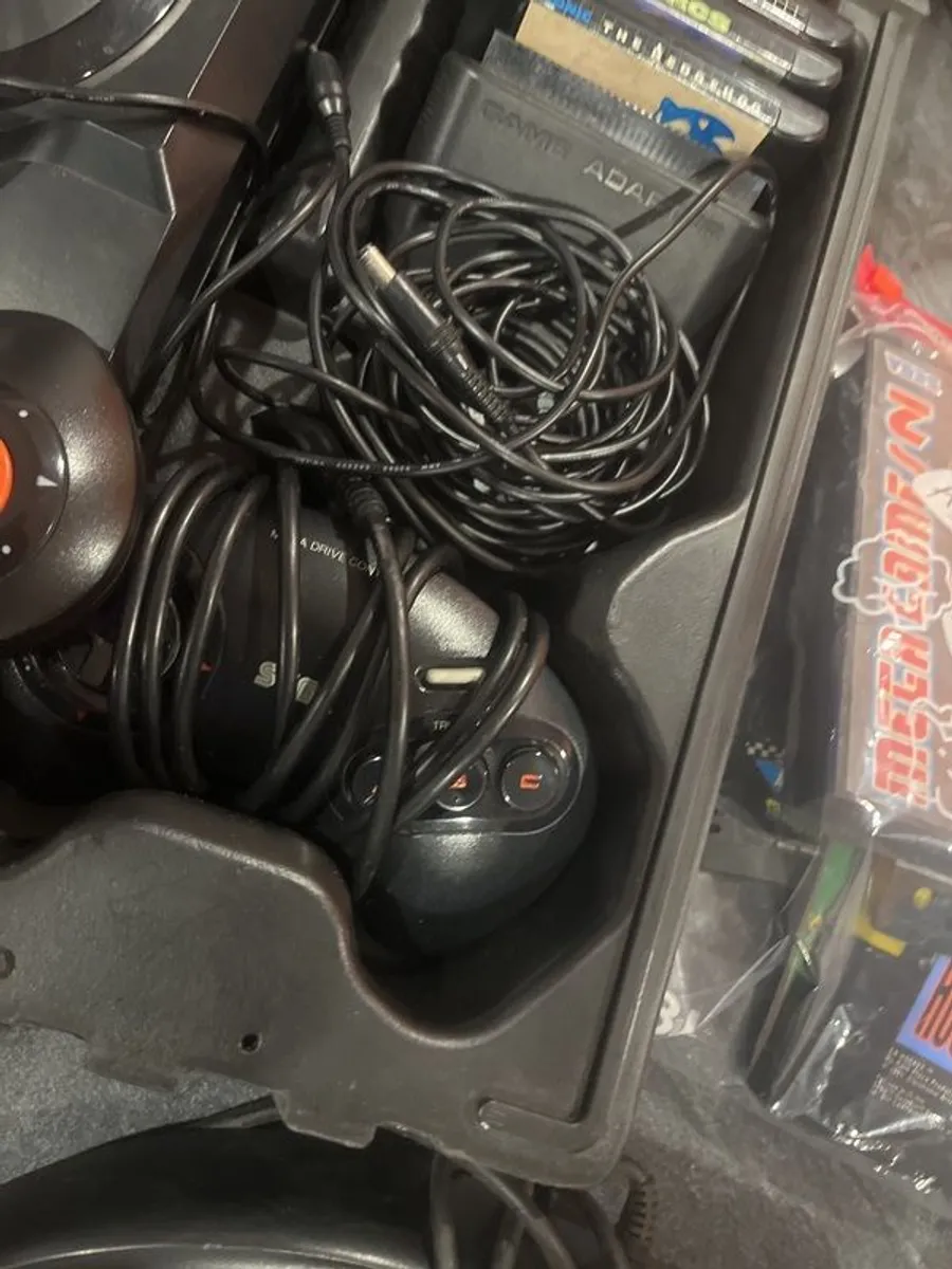 Sega Mega Drive in Cool case with games - Image 4